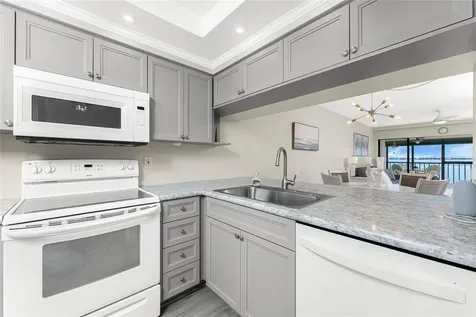 1551 Beach Road Englewood FL 34223