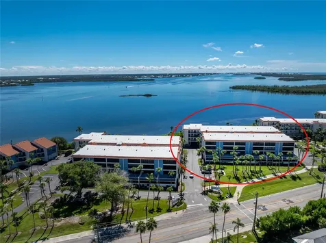 1551 Beach Road Englewood FL 34223