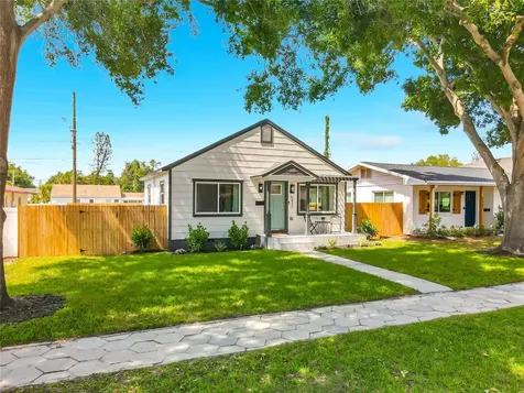 5431 Dartmouth Avenue N St Petersburg FL 33710