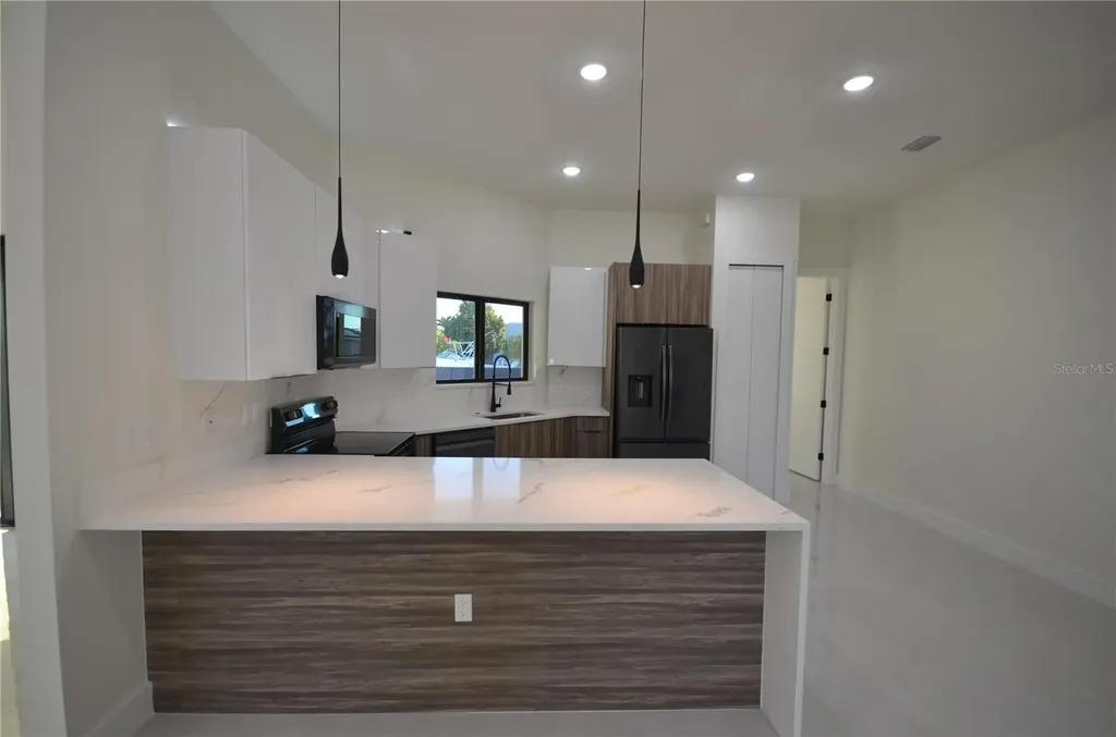 2416 Diplomat Parkway W Cape Coral FL 33993
