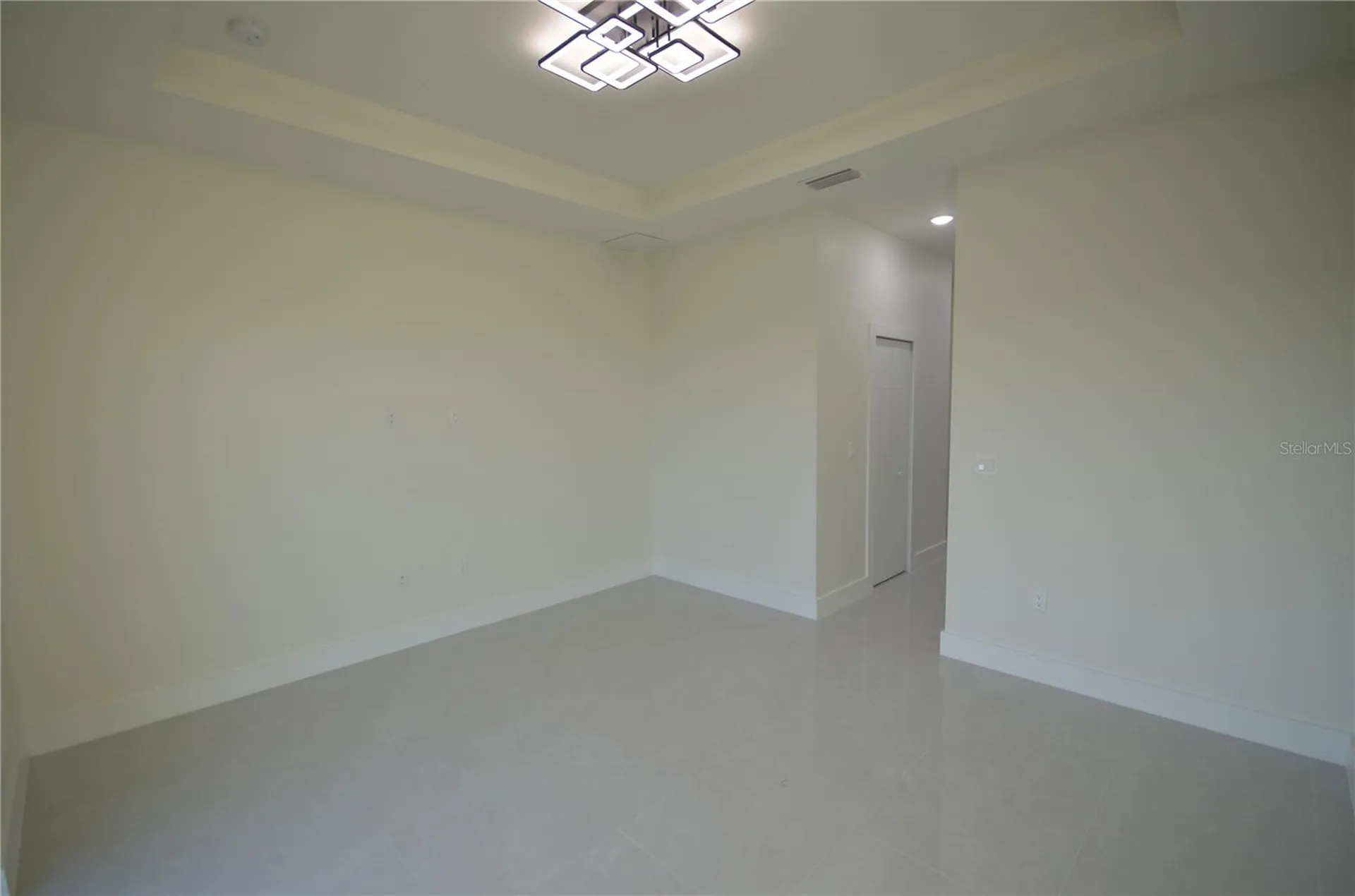 2416 Diplomat Parkway W Cape Coral FL 33993