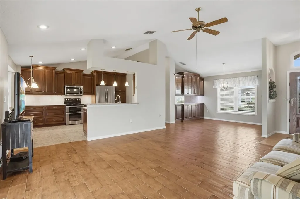 204 Greenwich Street Davenport FL 33896