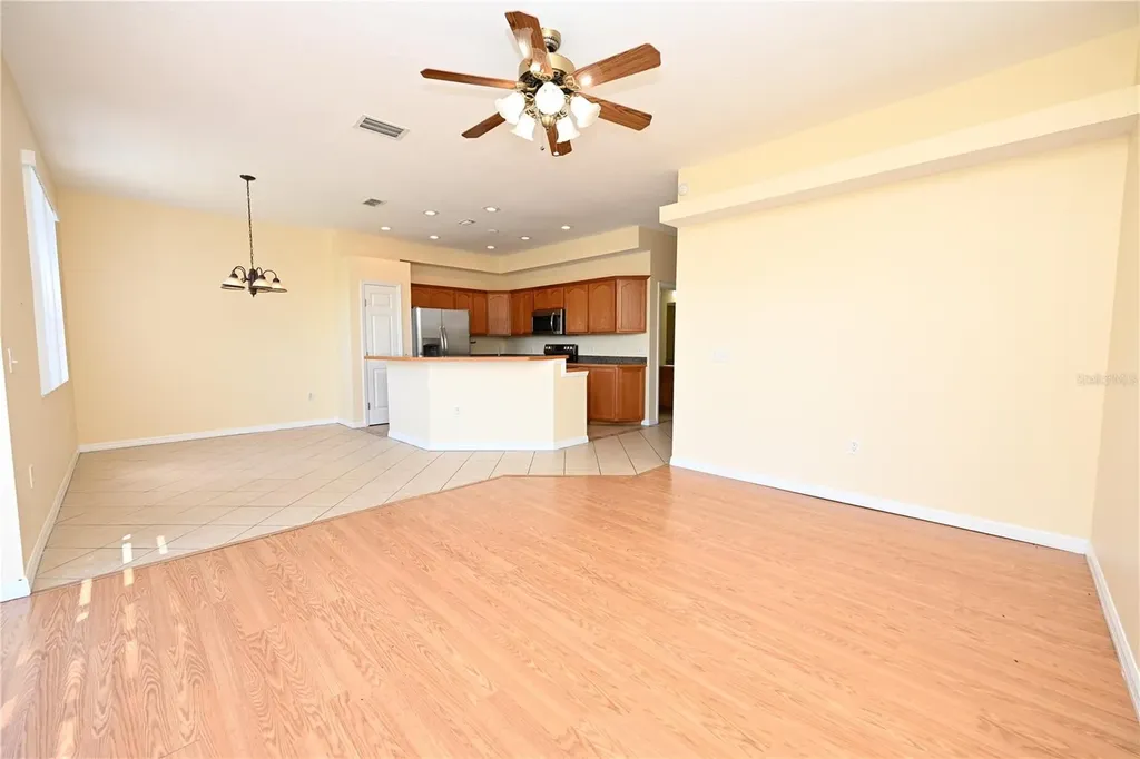 2010 Hatteras Point Lakeland FL 33813