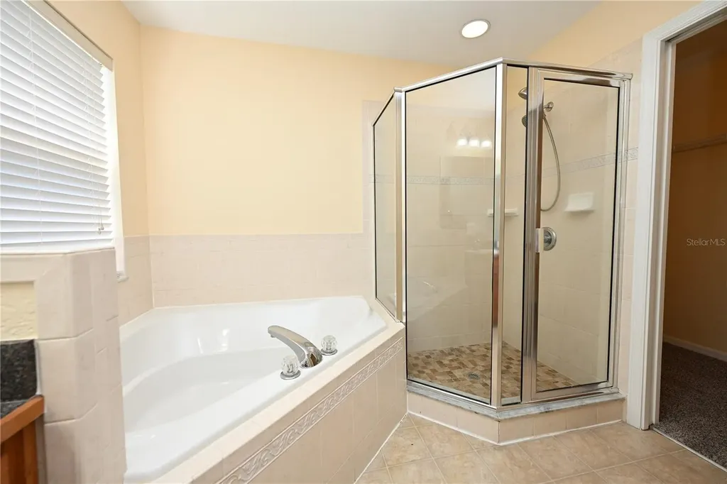 2010 Hatteras Point Lakeland FL 33813