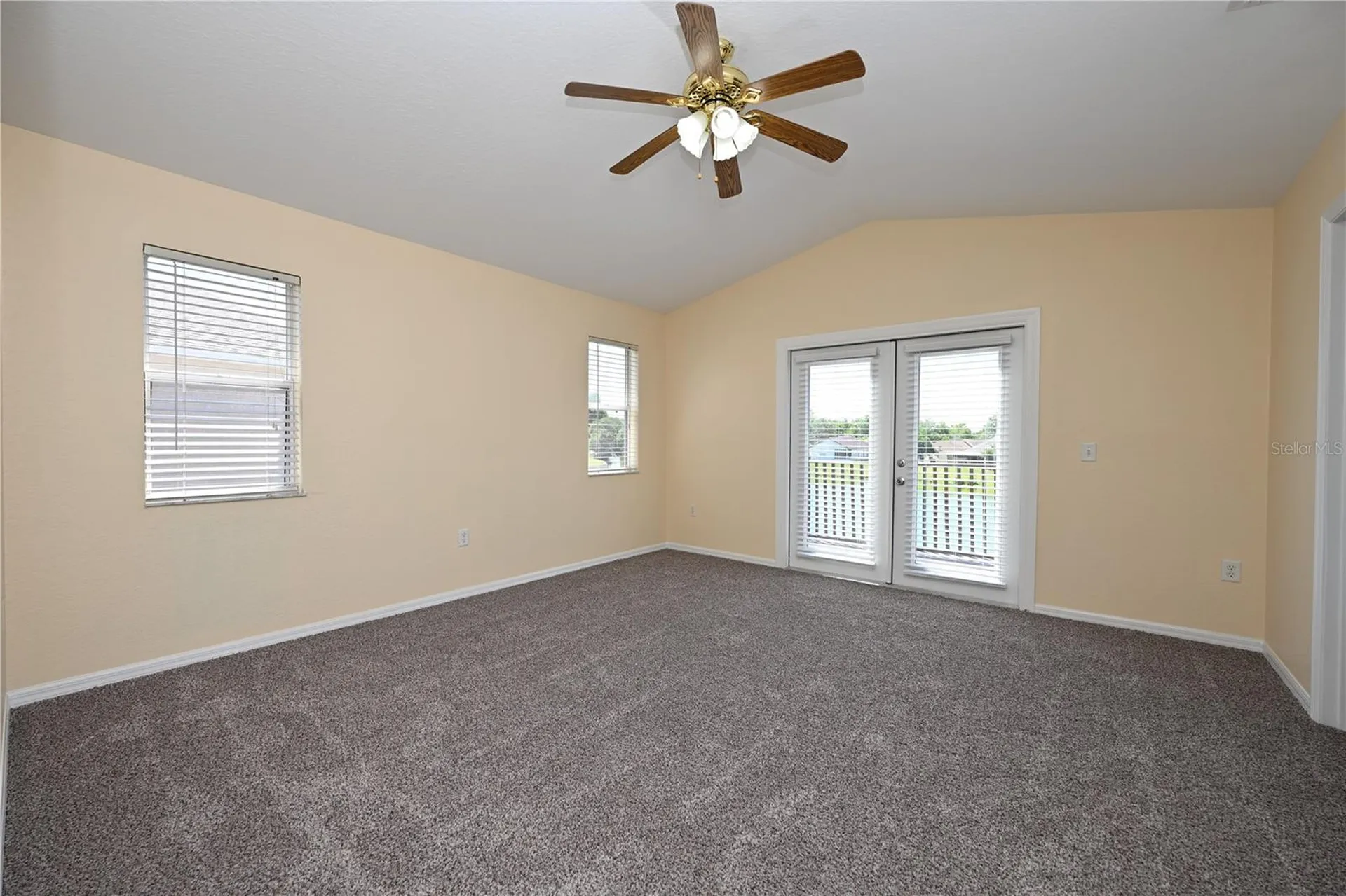 2010 Hatteras Point Lakeland FL 33813