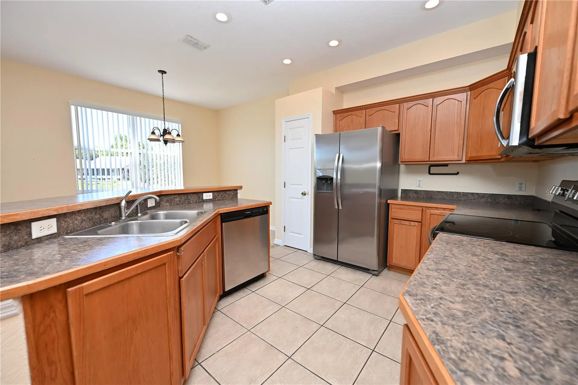 2010 Hatteras Point Lakeland FL 33813