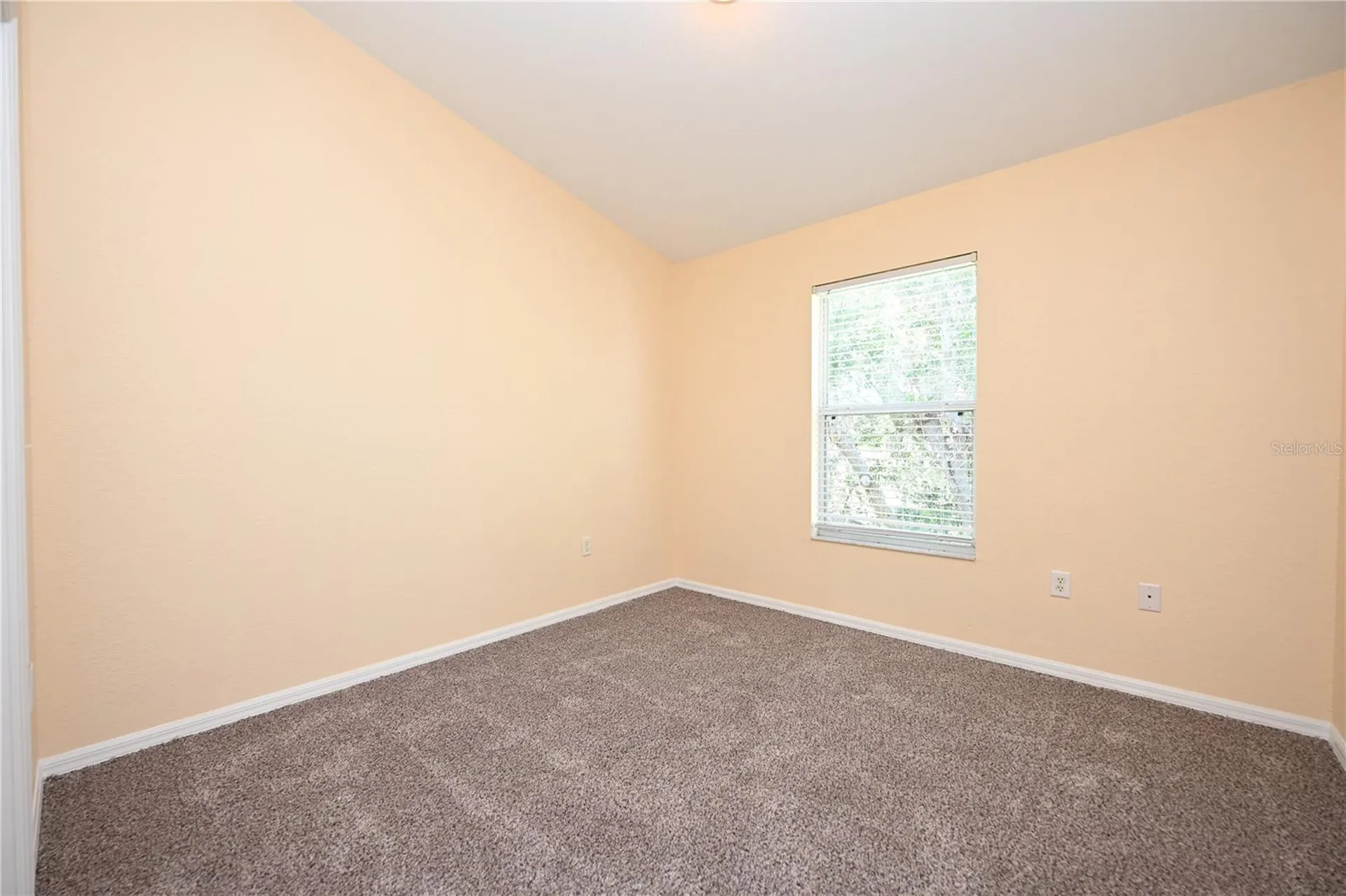 2010 Hatteras Point Lakeland FL 33813
