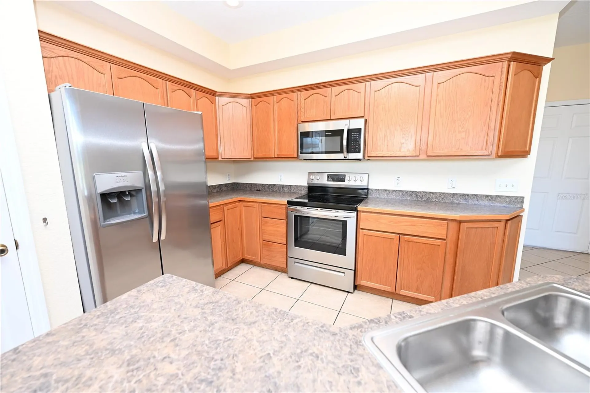 2010 Hatteras Point Lakeland FL 33813