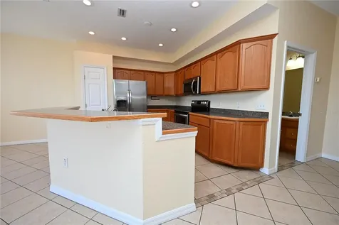 2010 Hatteras Point Lakeland FL 33813