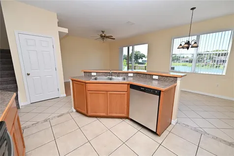 2010 Hatteras Point Lakeland FL 33813