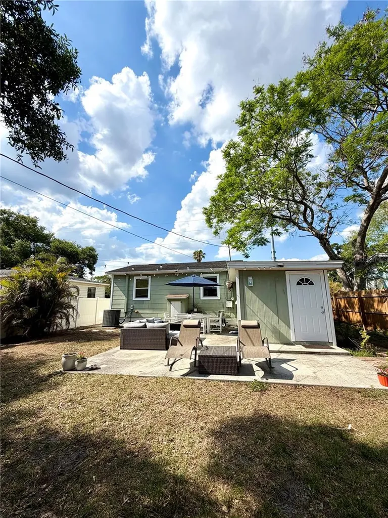 2842 15th Avenue N St Petersburg FL 33713