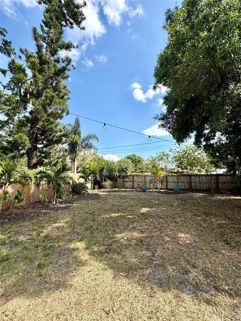 2842 15th Avenue N St Petersburg FL 33713