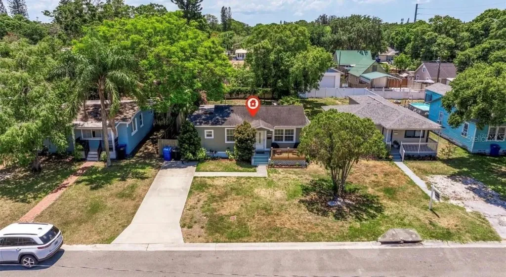 2842 15th Avenue N St Petersburg FL 33713