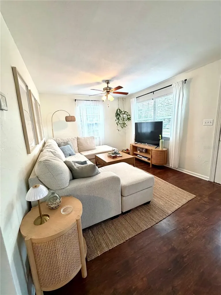 2842 15th Avenue N St Petersburg FL 33713