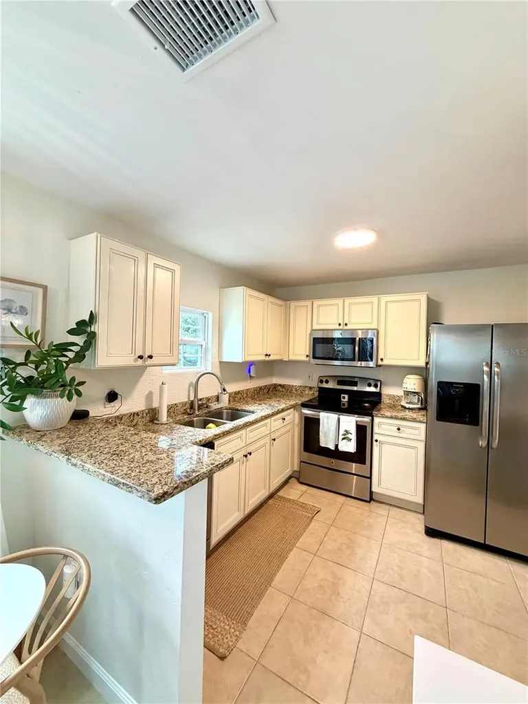 2842 15th Avenue N St Petersburg FL 33713