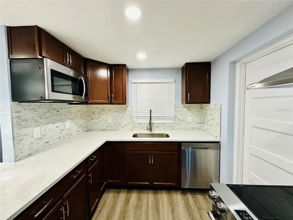 8203 Olivewood Place Tampa FL 33615