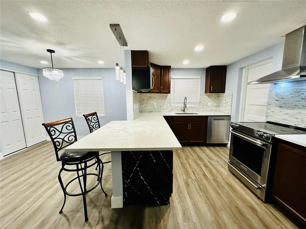 8203 Olivewood Place Tampa FL 33615