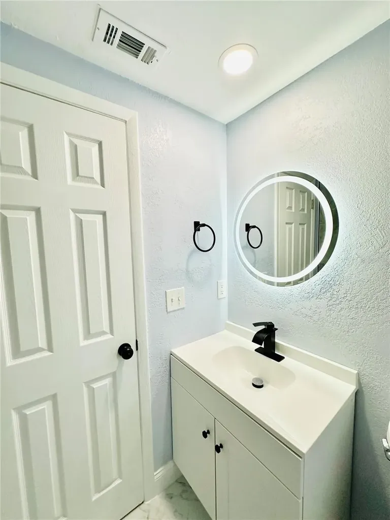 8203 Olivewood Place Tampa FL 33615