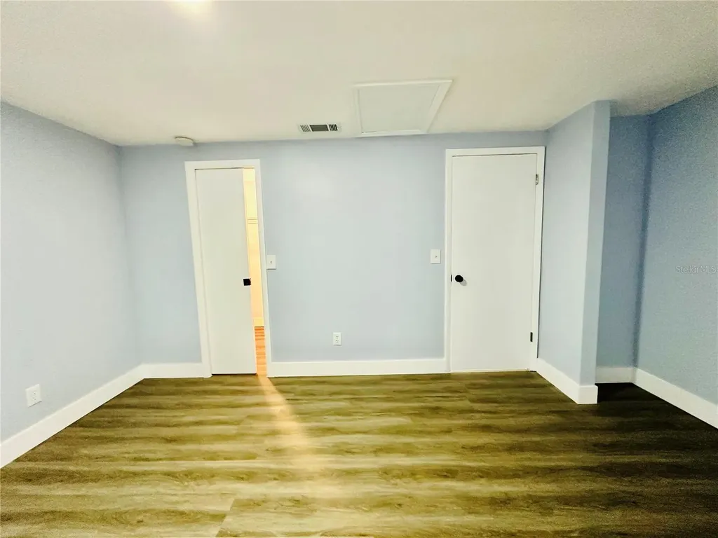 8203 Olivewood Place Tampa FL 33615