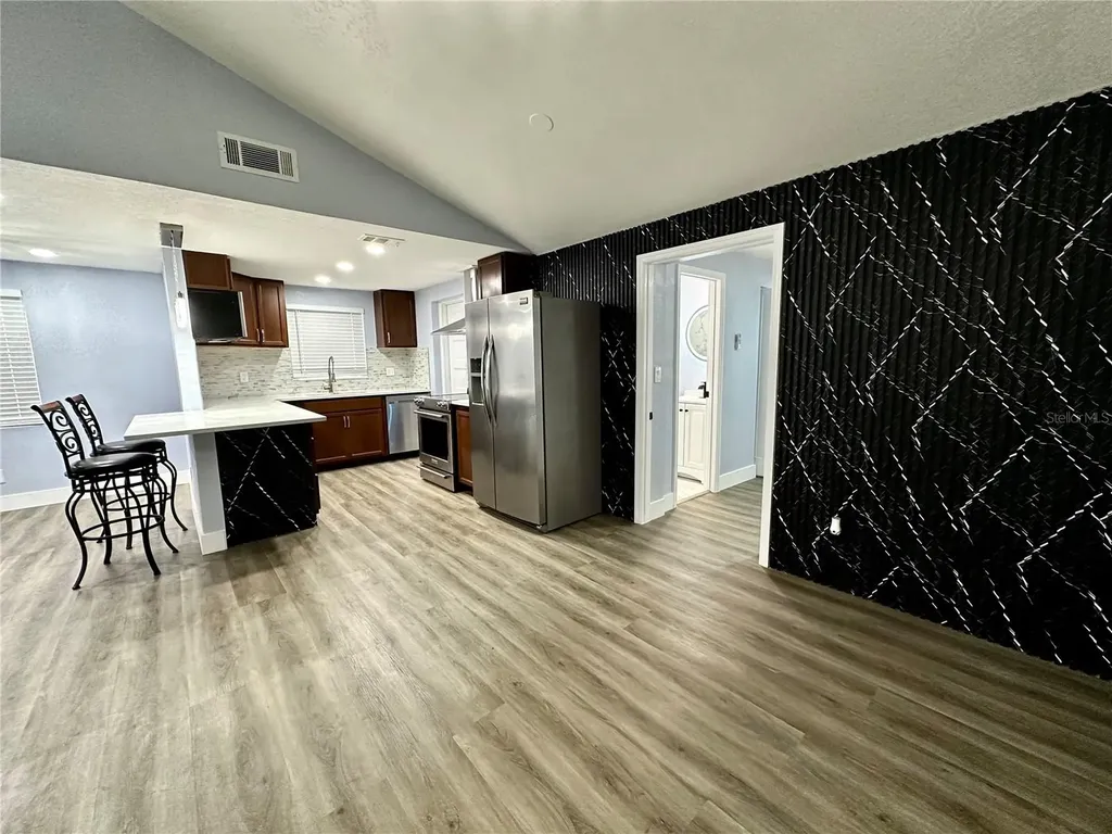8203 Olivewood Place Tampa FL 33615