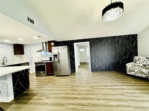 8203 Olivewood Place Tampa FL 33615