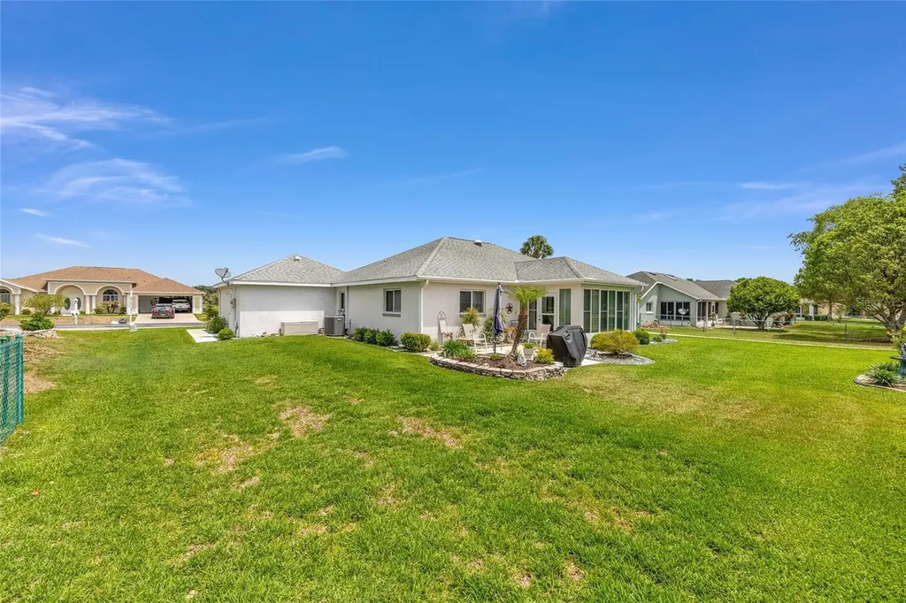 5046 NW 21st Loop Ocala FL 34482