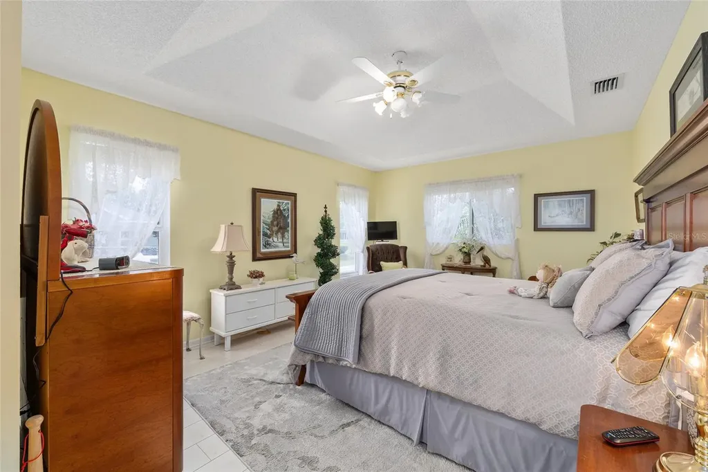 5046 NW 21st Loop Ocala FL 34482