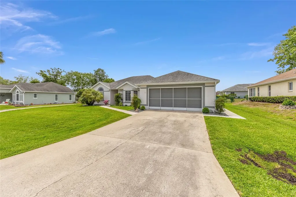 5046 NW 21st Loop Ocala FL 34482