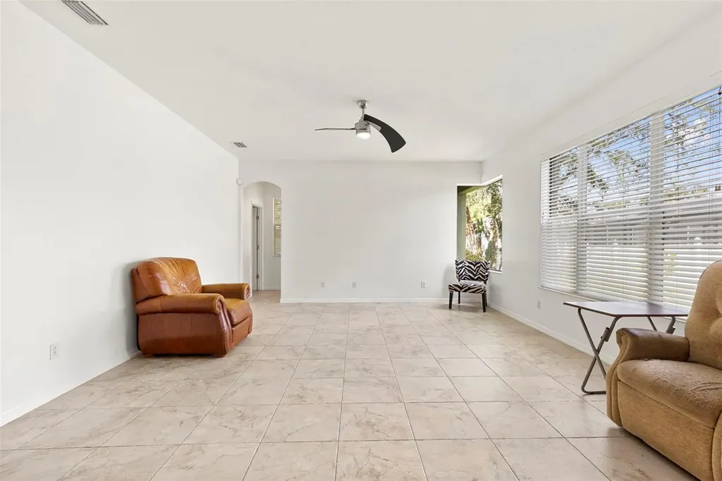 1620 Grand Heritage Boulevard Valrico FL 33594