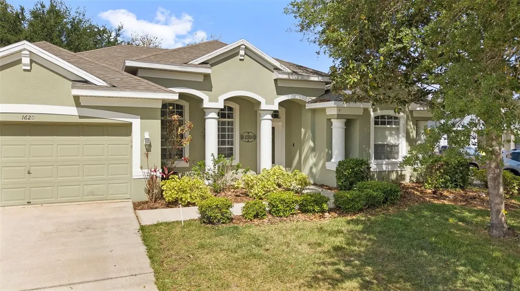 1620 Grand Heritage Boulevard Valrico FL 33594