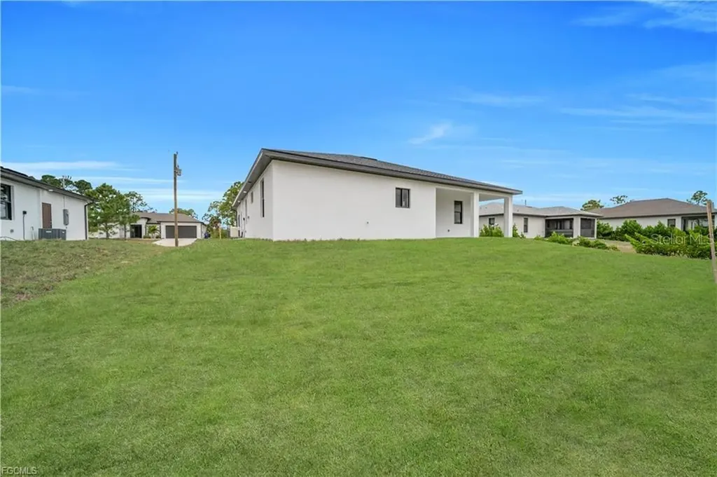 2903 Villa Avenue S Lehigh Acres FL 33976