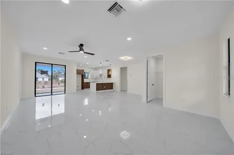 2903 Villa Avenue S Lehigh Acres FL 33976