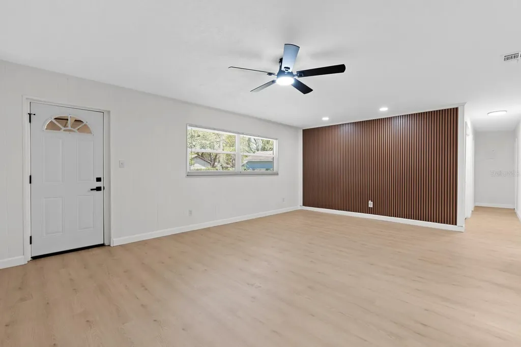 207 W Bougainvillea Avenue Tampa FL 33612
