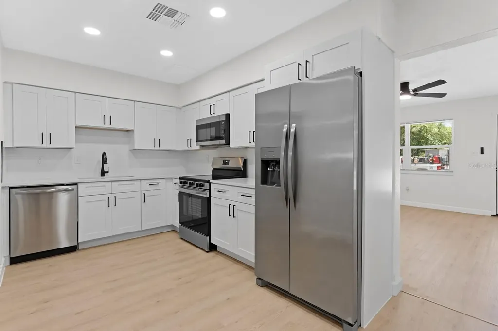 207 W Bougainvillea Avenue Tampa FL 33612