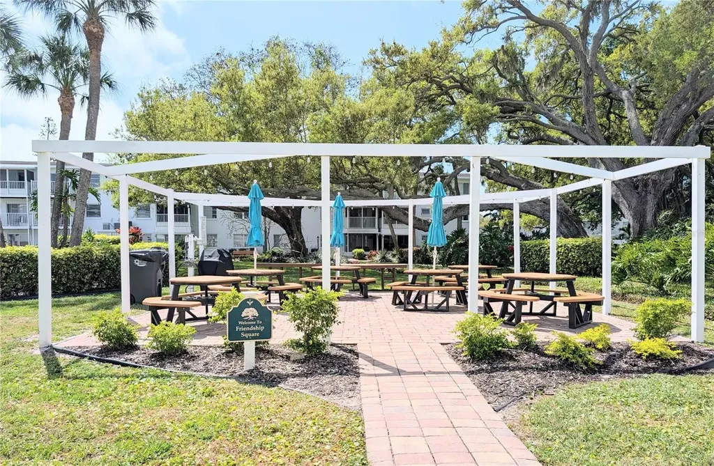 2319 Canal Drive Bradenton FL 34207