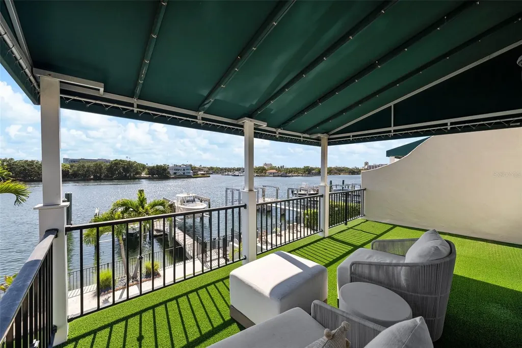1123 Abbeys Way Tampa FL 33602