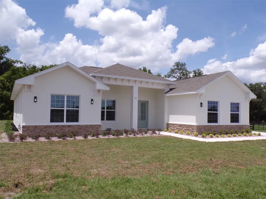 1970 NW 79 Loop Ocala FL 34475