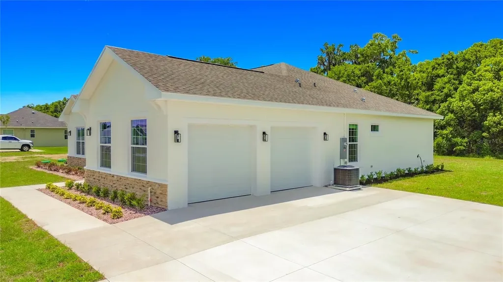 1970 NW 79 Loop Ocala FL 34475