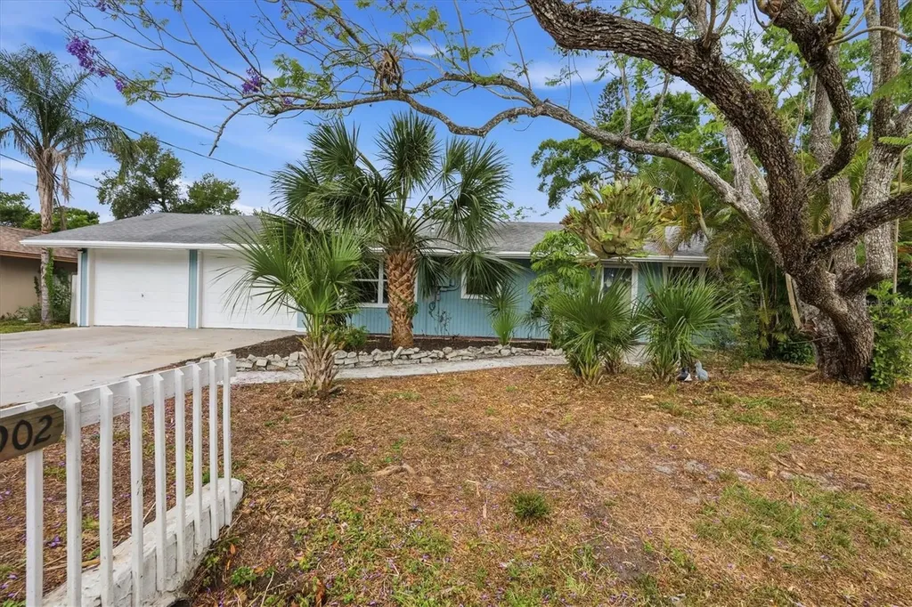 902 37th Street W Bradenton FL 34205
