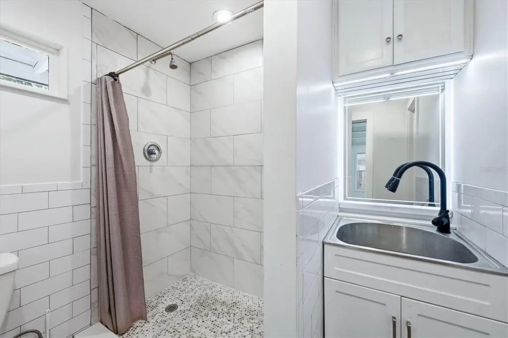 902 37th Street W Bradenton FL 34205