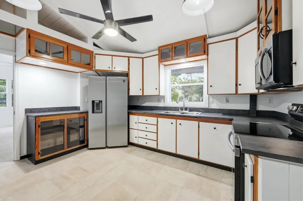 902 37th Street W Bradenton FL 34205