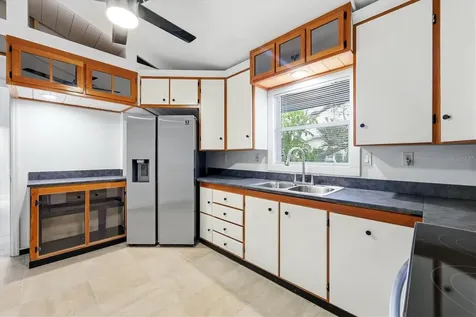 902 37th Street W Bradenton FL 34205