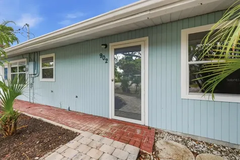902 37th Street W Bradenton FL 34205