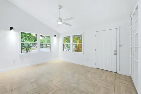 902 37th Street W Bradenton FL 34205
