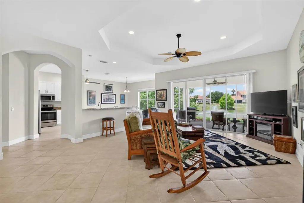 10180 Lake Miona Way Oxford FL 34484
