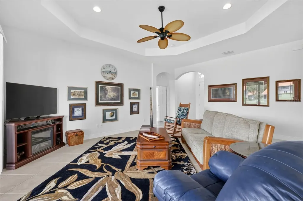 10180 Lake Miona Way Oxford FL 34484