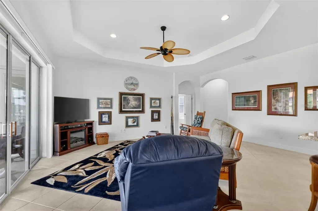 10180 Lake Miona Way Oxford FL 34484