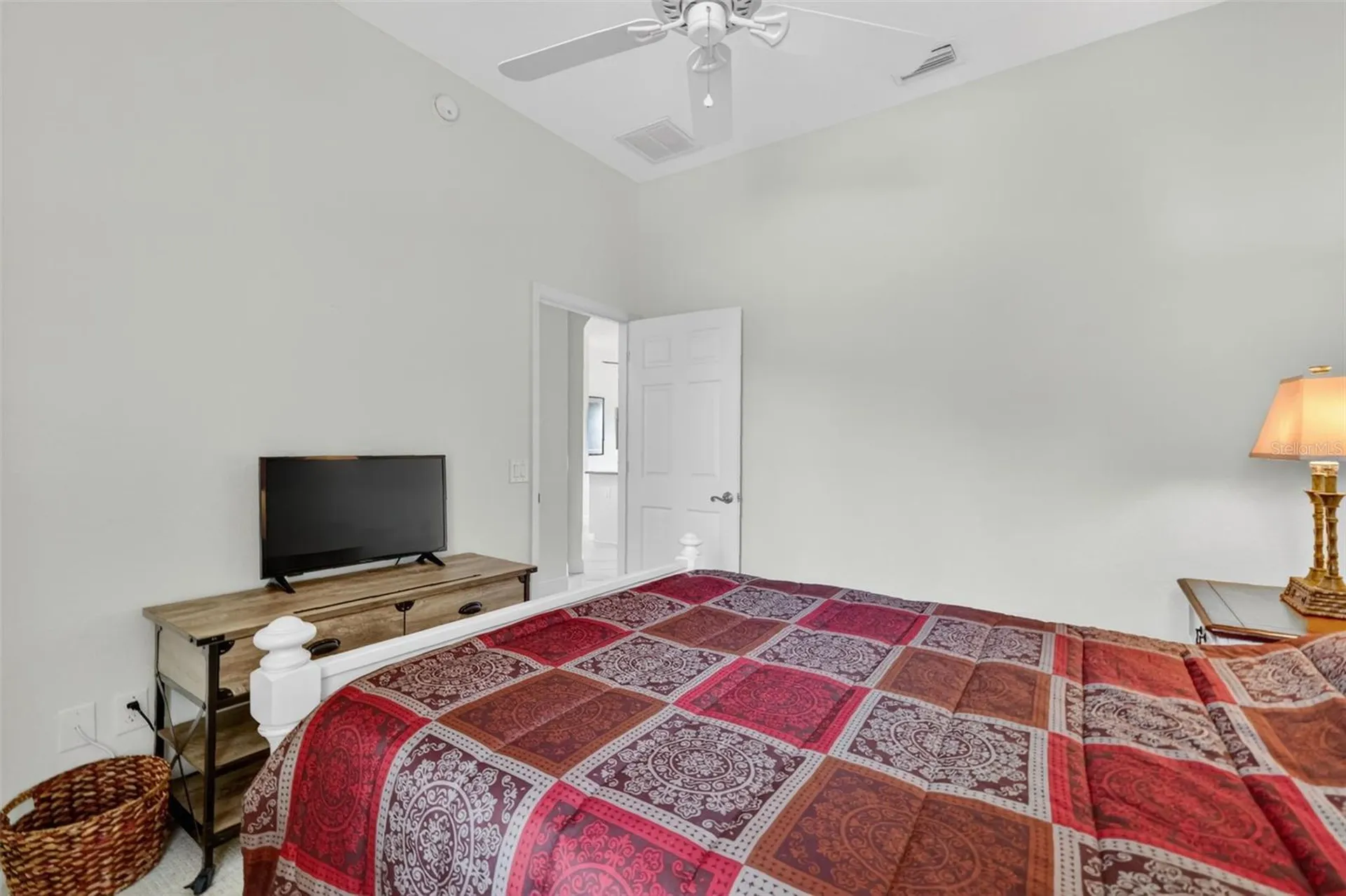 10180 Lake Miona Way Oxford FL 34484