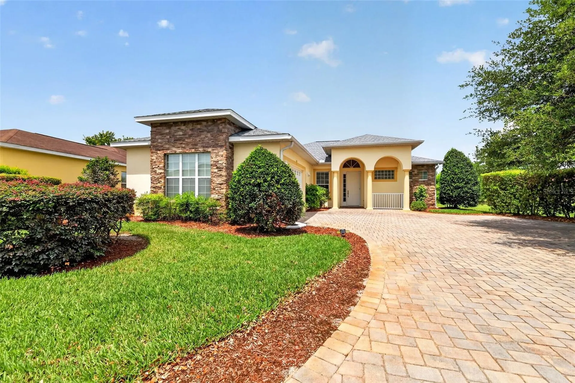 10180 Lake Miona Way Oxford FL 34484