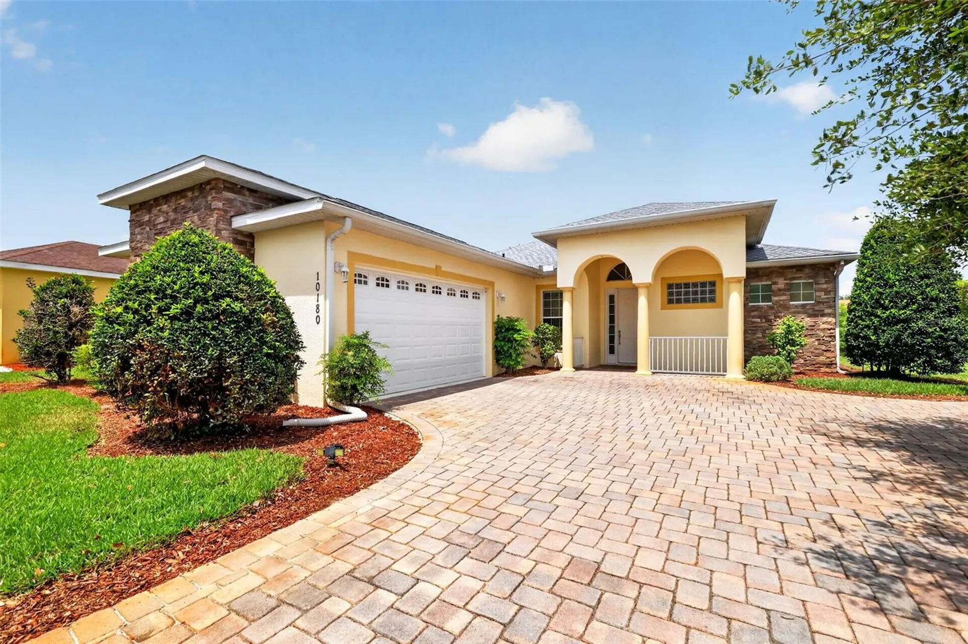 10180 Lake Miona Way Oxford FL 34484